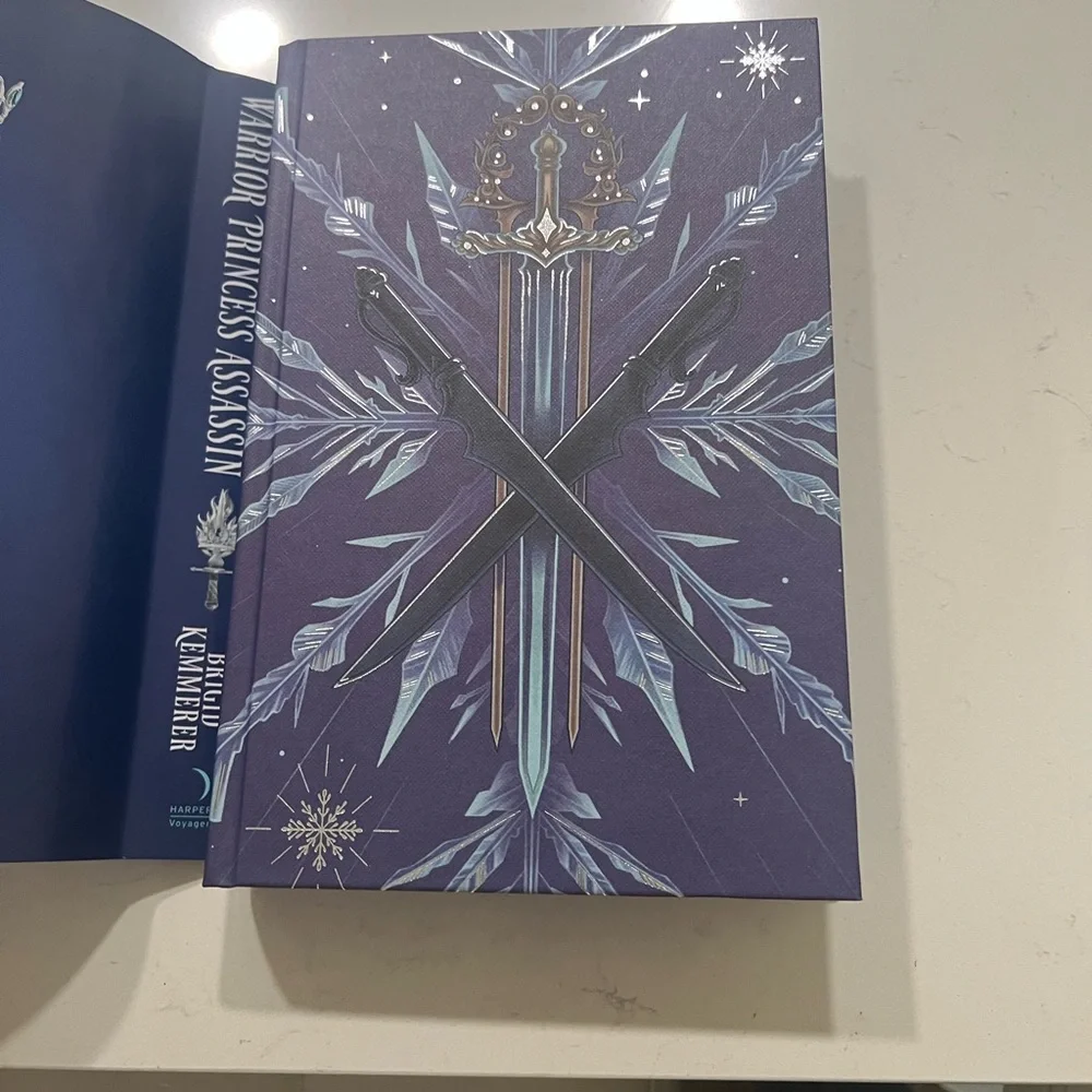 Fairyloot Warrior Princess Assassin Exclusive Signed Edition - Picture 3 of 6